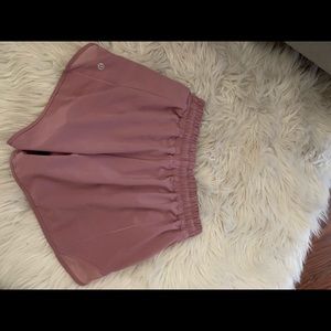 Lululemon Hottie Hot shorts 4” Size 6